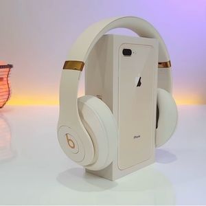 Beats Studios 3 By Dr Dre (Apple) White color